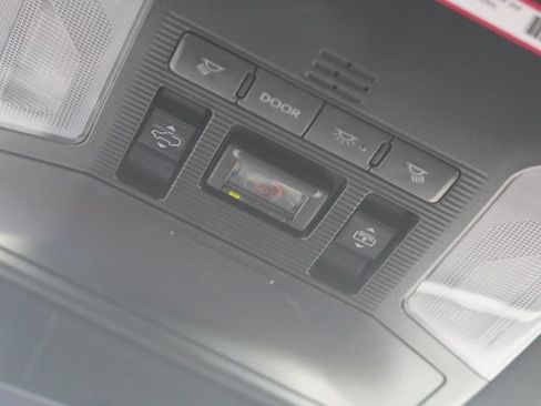 Used 2023 Toyota RAV4 XSE AWD/4WD image 46