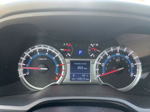 Used 2015 Toyota 4Runner Limited image 17