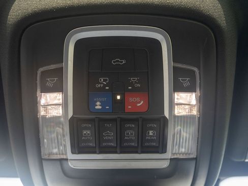 Used 2023 RAM 1500 Laramie AWD/4WD image 23