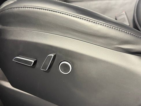 Used 2023 Tesla Model X Standard Range image 19