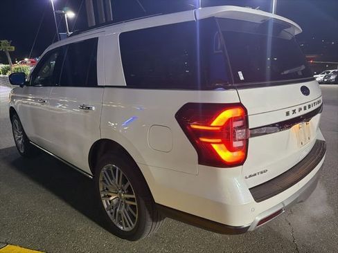 Used 2024 Ford Expedition Limited image 8