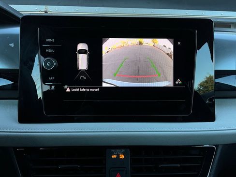 Used 2025 Volkswagen Taos S image 30