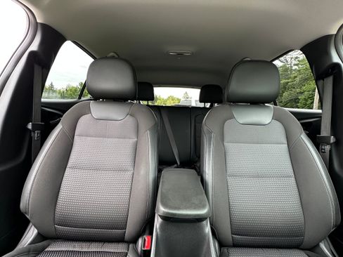 Used 2024 Chevrolet Trax LT FWD image 9