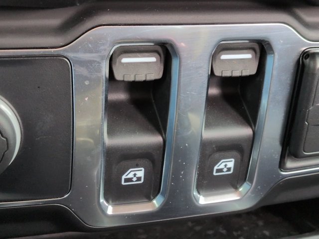 Used 2025 Jeep Wrangler Sport AWD/4WD image 20