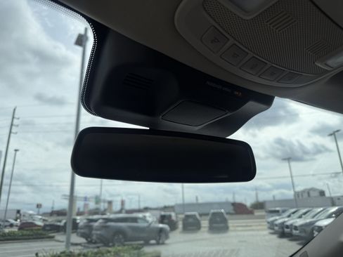 Used 2024 Ford Expedition XLT image 25