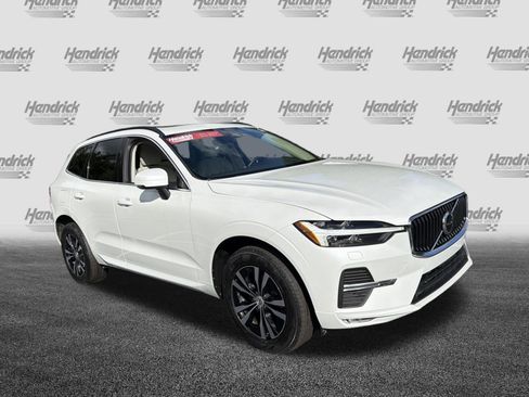 Used 2023 Volvo XC60 B5 Core w/ Climate Package FWD image 2