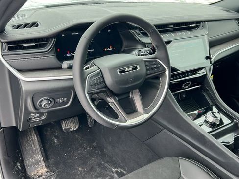 New 2026 Jeep Grand Cherokee Altitude image 14