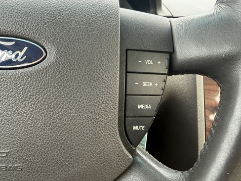 Used 2008 Ford Taurus SEL image 27