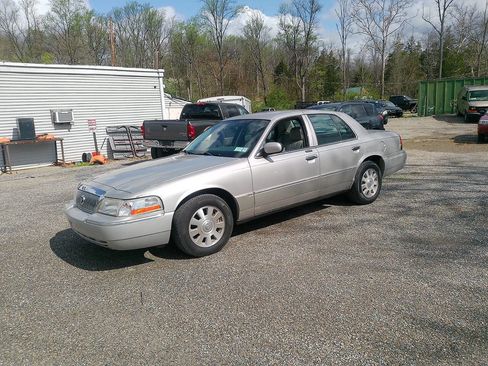 Used 2005 Mercury Grand Marquis LS RWD image 4