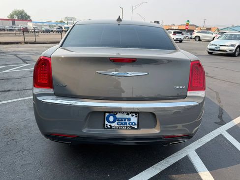 Used 2018 Chrysler 300 Limited AWD/4WD image 6