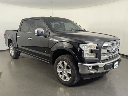 Used 2017 Ford F150 Platinum w/ Equipment Group 701A Luxury AWD/4WD image 2