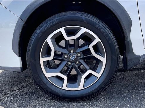 Used 2017 Subaru Crosstrek 2.0i Premium w/ Moonroof Package AWD/4WD image 10