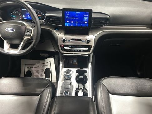 Used 2023 Ford Explorer XLT w/ Equipment Group 202A image 14