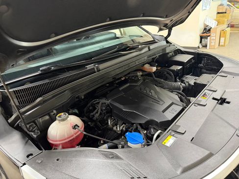 Used 2023 Kia Carnival EX FWD image 57