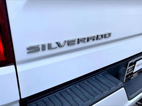 Used 2020 Chevrolet Silverado 1500 Custom w/ Custom Value Package image 30