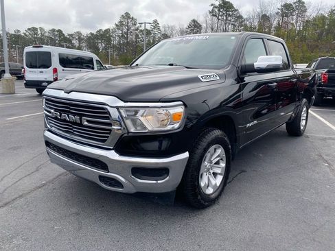 Used 2024 RAM 1500 Laramie AWD/4WD image 3