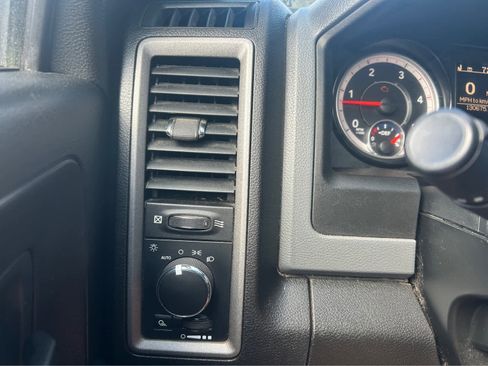 Used 2018 RAM 2500 Tradesman w/ Chrome Appearance Group AWD/4WD image 11