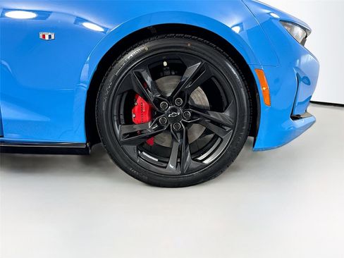 Used 2023 Chevrolet Camaro LT RWD image 33