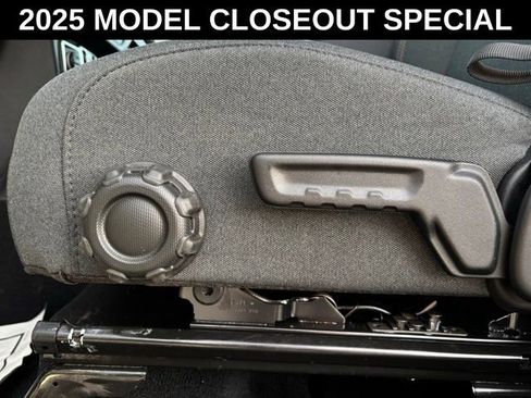 New 2025 Jeep Gladiator Sport AWD/4WD image 11