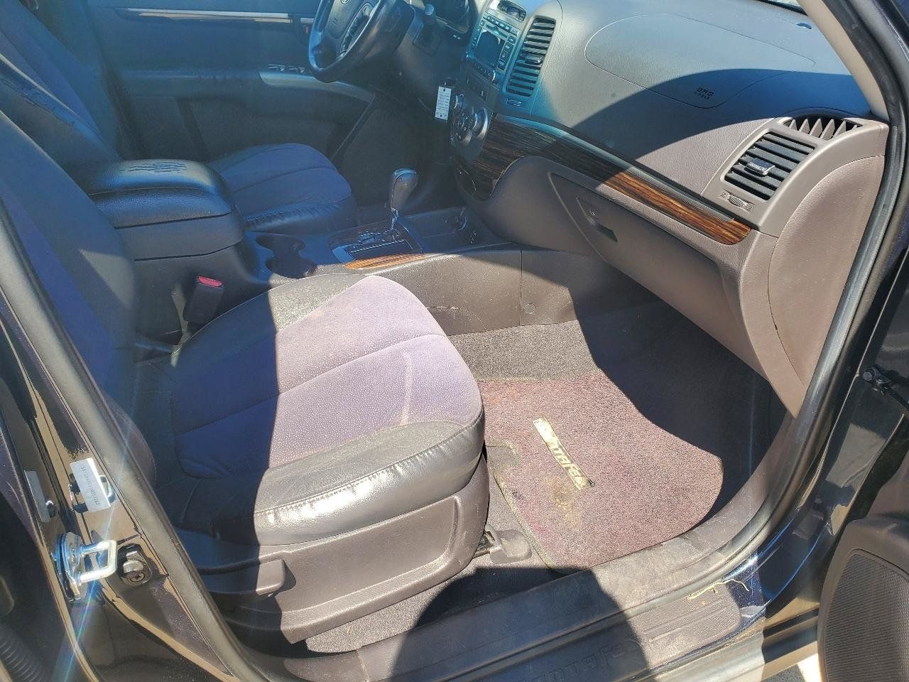 Used 2011 Hyundai Santa Fe SE FWD image 5