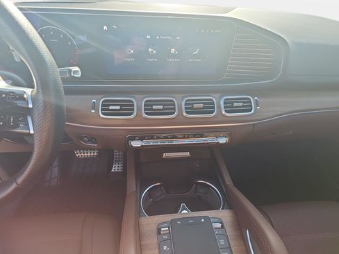 Used 2025 Mercedes-Benz GLS 580 4MATIC image 20