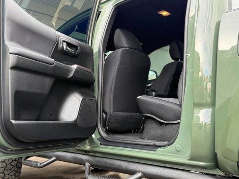 Used 2021 Toyota Tacoma TRD Sport image 32