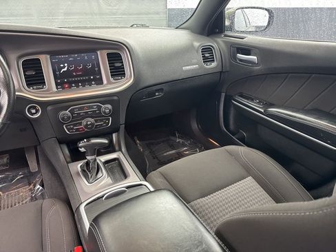 Used 2022 Dodge Charger SXT w/ Driver Convenience Group AWD/4WD image 10