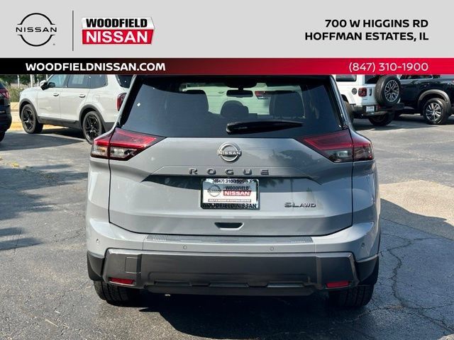 Certified 2025 Nissan Rogue SL w/ SL Premium Package AWD/4WD image 4