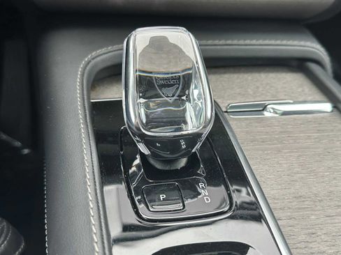 Certified 2024 Volvo XC90 T8 Ultimate image 31