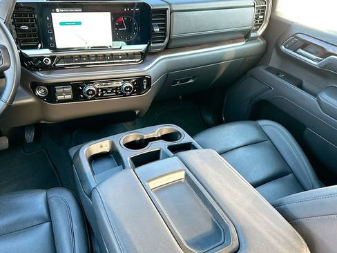 Used 2025 GMC Sierra 1500 SLT image 23