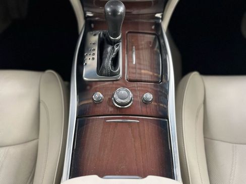 Used 2015 INFINITI Q70 L 5.6 w/ V8 Deluxe Technology Package image 34