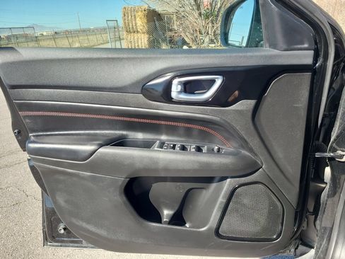 Used 2025 Jeep Compass Trailhawk AWD/4WD image 19