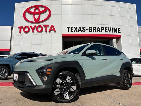 Used 2025 Hyundai Kona SEL image 2