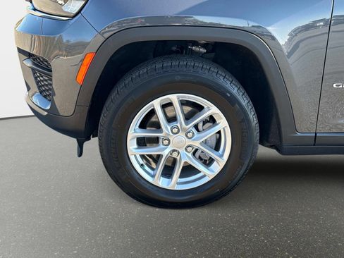 New 2025 Jeep Grand Cherokee Laredo X w/ Luxury Tech Group I image 11