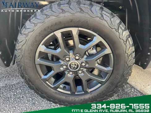 Used 2022 Toyota Tundra Platinum image 34