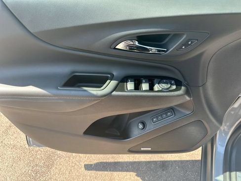 Used 2023 Chevrolet Equinox Premier AWD/4WD image 15