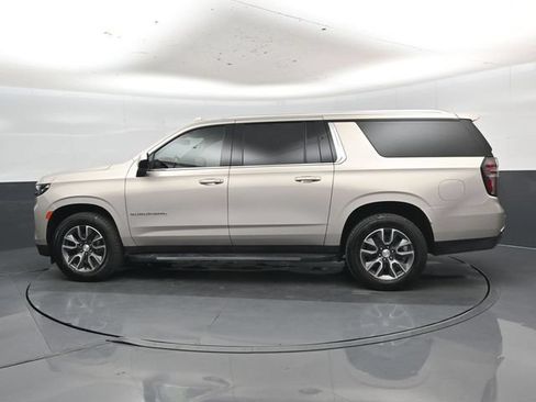 Used 2021 Chevrolet Suburban LT w/ Rear Media and Nav Package AWD/4WD image 39