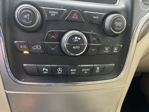 Used 2016 Jeep Grand Cherokee Laredo w/ Quick Order Package 23E image 21