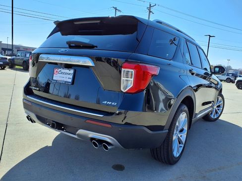 Used 2023 Ford Explorer Platinum w/ Technology Package image 38