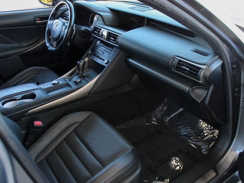 Used 2018 Lexus IS 300 F Sport RWD image 20