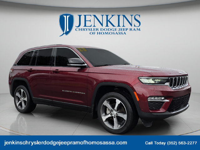 Used 2023 Jeep Grand Cherokee Limited w/ Luxury Tech Group II RWD image 2