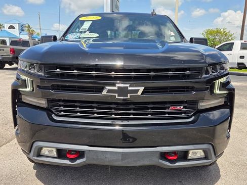 Used 2022 Chevrolet Silverado 1500 LT Trail Boss w/ Convenience Package II AWD/4WD image 2