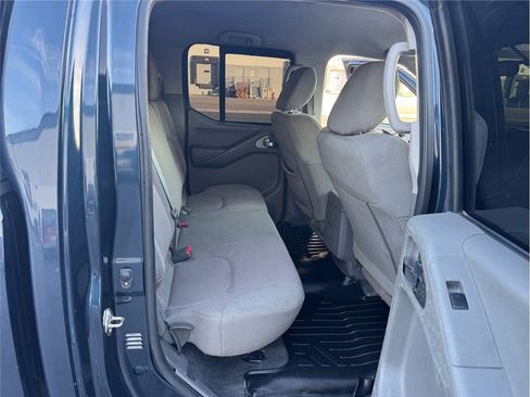 Used 2019 Nissan Frontier SV AWD/4WD image 16