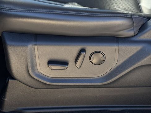 Used 2024 Ford Expedition Max XLT image 18