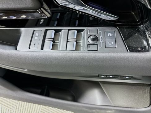 Used 2024 Land Rover Range Rover Evoque S AWD/4WD image 20