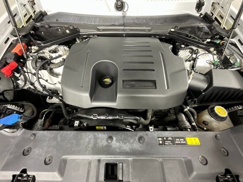 Certified 2022 Land Rover Defender 110 X-Dynamic HSE image 28