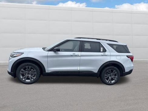 New 2026 Ford Explorer Active w/ Active Comfort Package image 2