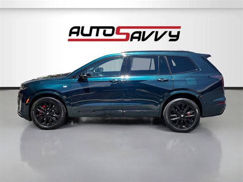 Used 2024 Cadillac XT6 Sport w/ LPO, ONYX Package image 4