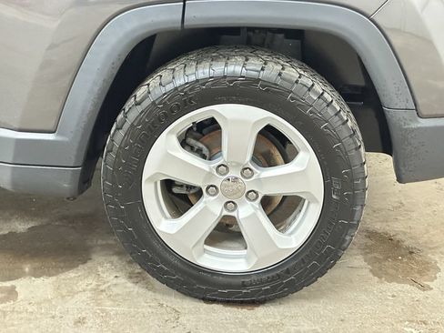 Used 2019 Jeep Compass Latitude w/ Popular Equipment Group AWD/4WD image 41