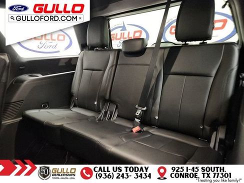 Used 2021 Ford Expedition XLT image 16